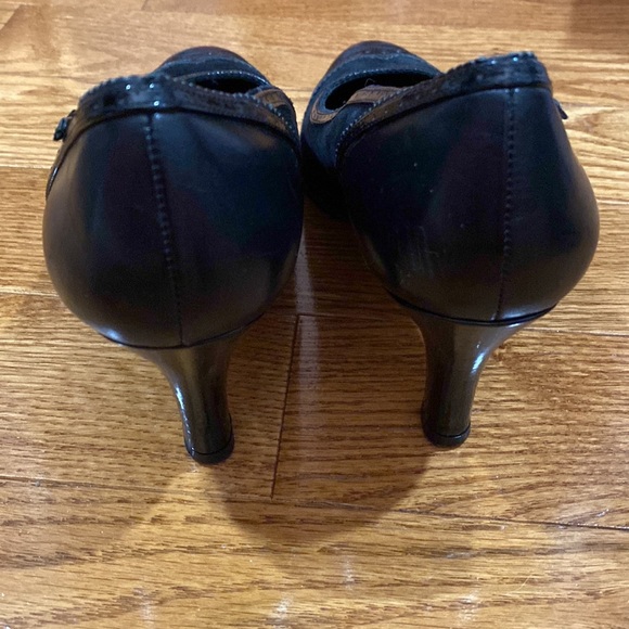 Adrienne Vittadini black leather/patent heels. Size 7.5 - Picture 8 of 13